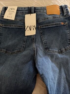 Zara Women's Medium-Dark Blue Bootcut Jeans